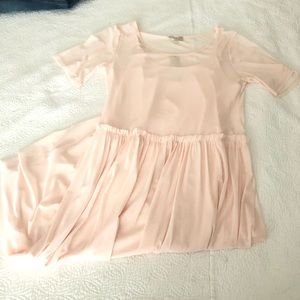 Gianni Bini Lovely 🎀 Delicate! Soft Midi Dress